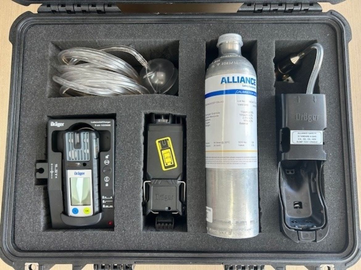 Picture of DRAEGER X-AM 2800 COMPLETE KIT - BASIC 4 GAS CONFINED SPACE ENTRY KIT/REMOTE SAMPLING + MANUAL BUMP TEST KIT + STORAGE CASE